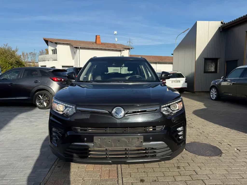 Ssangyong Tivoli 1.5 T-GDi Sapphire  Vollleder*Sitzheiz 12/2019-photo-2