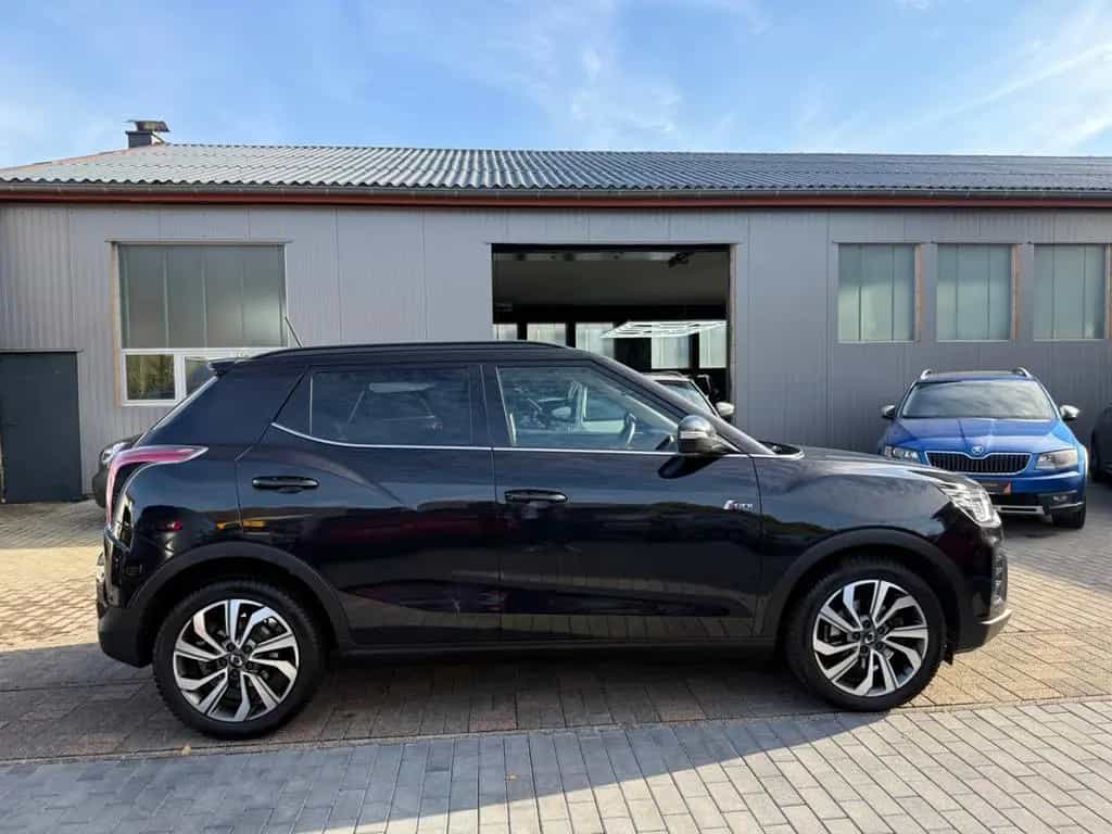 Ssangyong Tivoli 1.5 T-GDi Sapphire  Vollleder*Sitzheiz 12/2019-photo-3