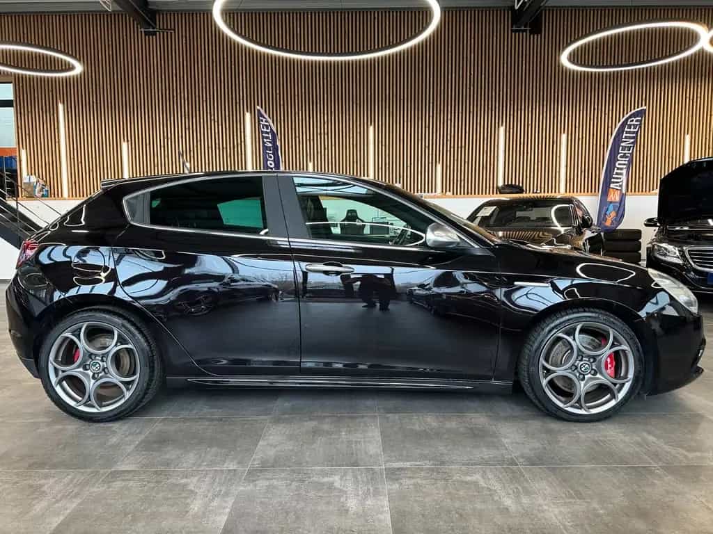 Alfa Romeo Giulietta Quadrifoglio Verde *Klima*Radio*PDC*BT 08/2011-photo-15