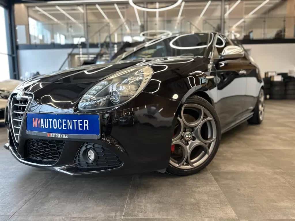 Alfa Romeo Giulietta Quadrifoglio Verde *Klima*Radio*PDC*BT 08/2011-photo-48