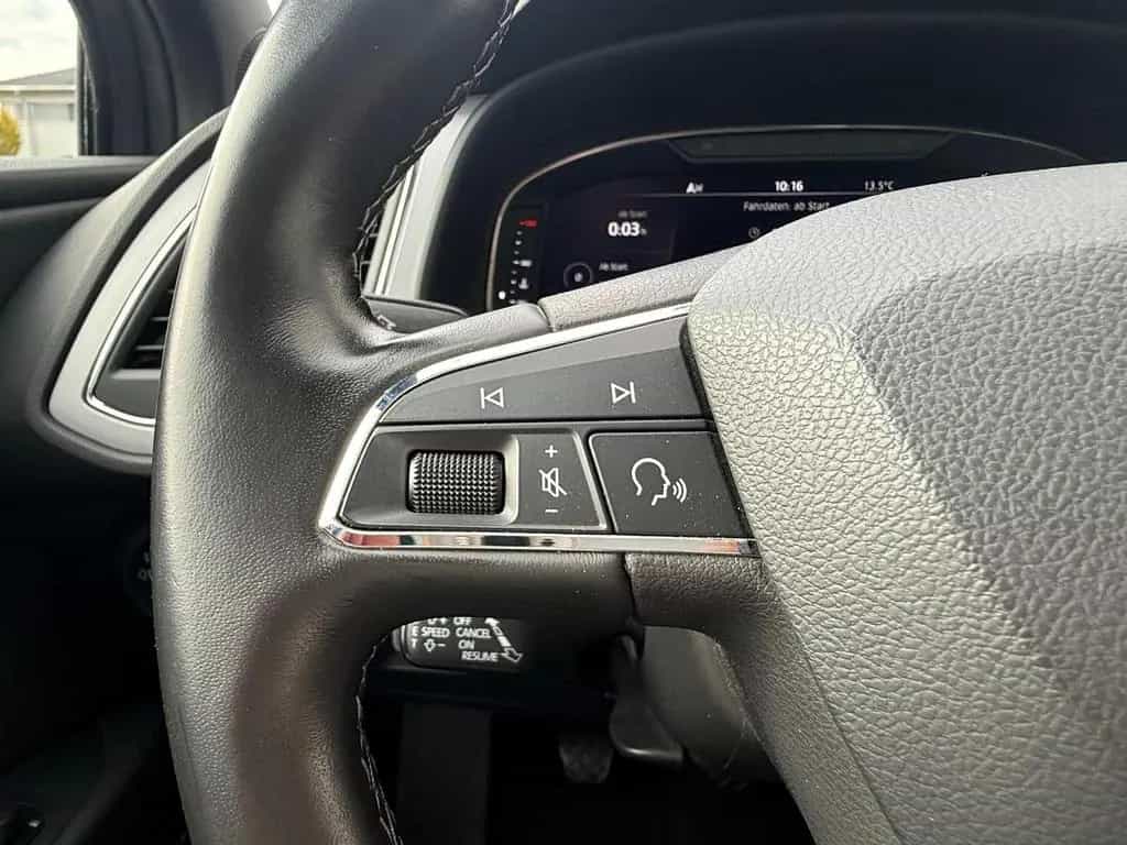 Seat Leon ST XCELLENCE 1.4 TSI LED/AHK/PANO/KAMERA 07/2018-photo-13