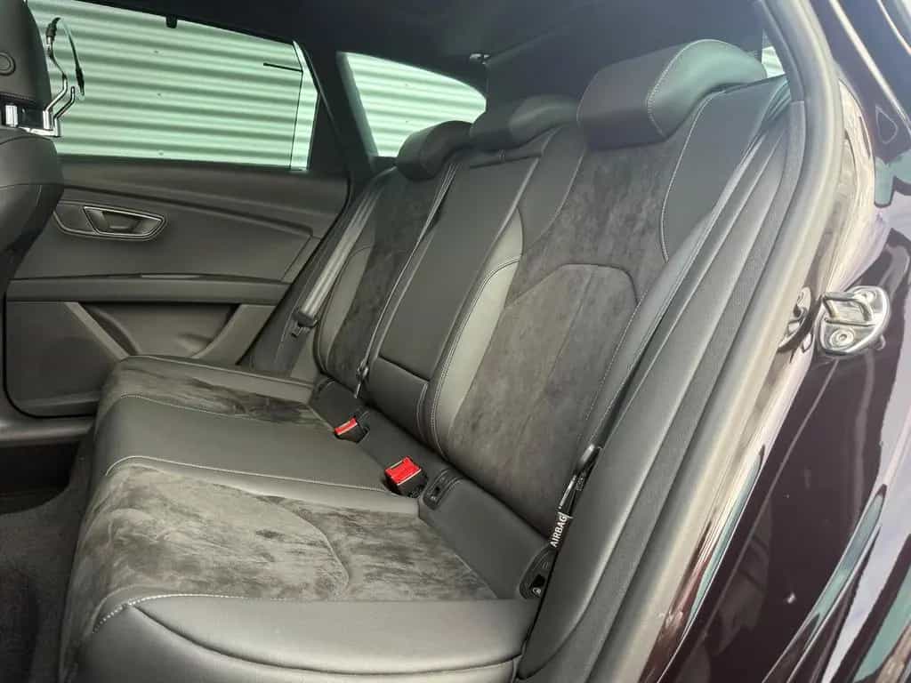 Seat Leon ST XCELLENCE 1.4 TSI LED/AHK/PANO/KAMERA 07/2018-photo-24