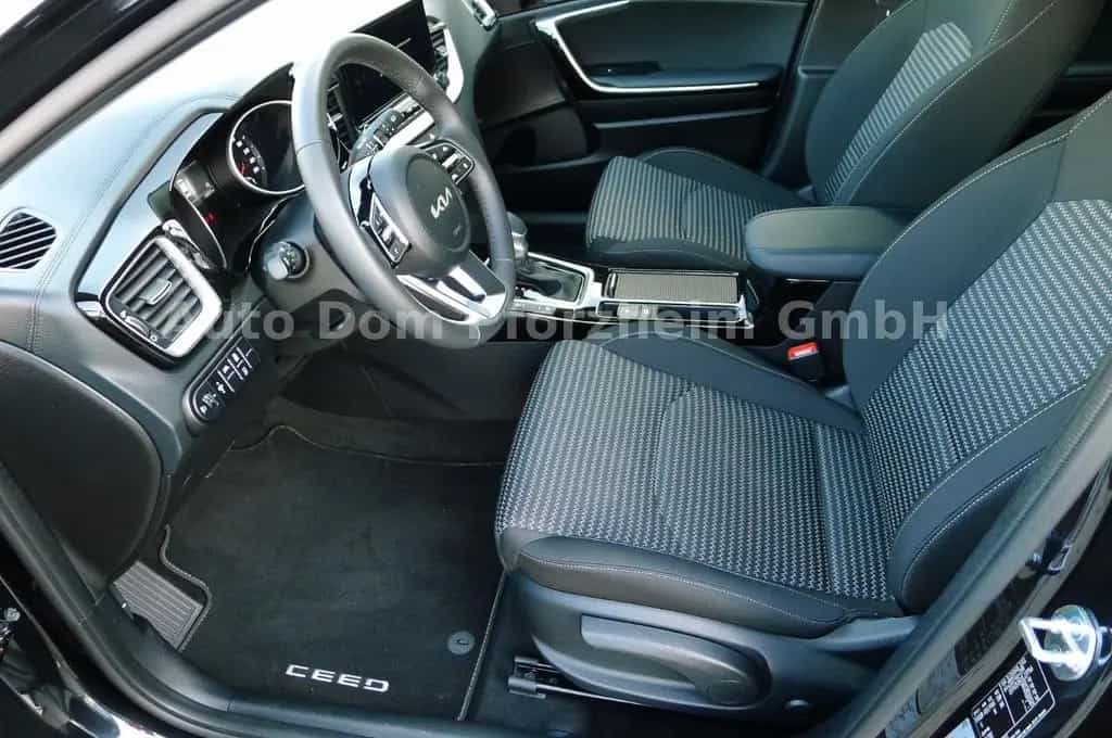 Kia Ceed 1.5T DCT7 SPIRIT /NAVI/UVO/LED 04/2025-photo-11