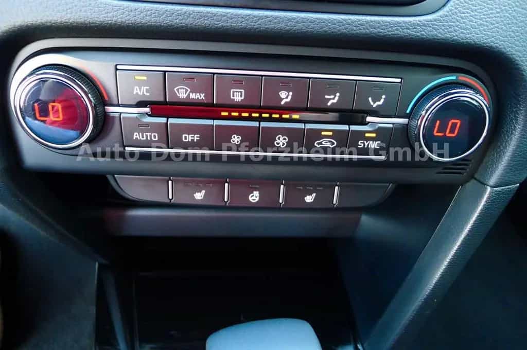 Kia Ceed 1.5T DCT7 SPIRIT /NAVI/UVO/LED 04/2025-photo-15