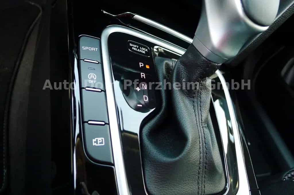 Kia Ceed 1.5T DCT7 SPIRIT /NAVI/UVO/LED 04/2025-photo-16