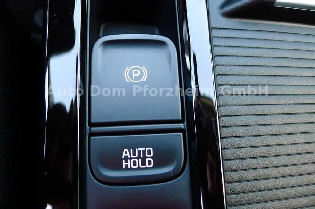 Kia Ceed 1.5T DCT7 SPIRIT /NAVI/UVO/LED 04/2025-photo-18