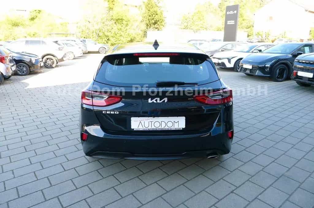 Kia Ceed 1.5T DCT7 SPIRIT /NAVI/UVO/LED 04/2025-photo-4
