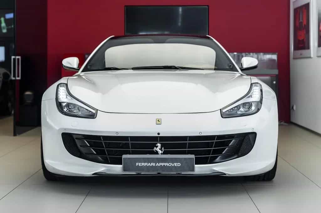 Ferrari GTC4 Lusso 6.3 V12 DCT 08/2018-photo-1