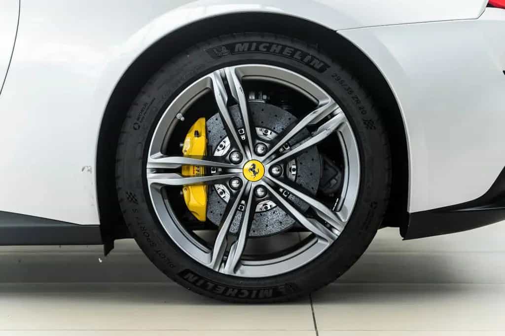 Ferrari GTC4 Lusso 6.3 V12 DCT 08/2018-photo-14