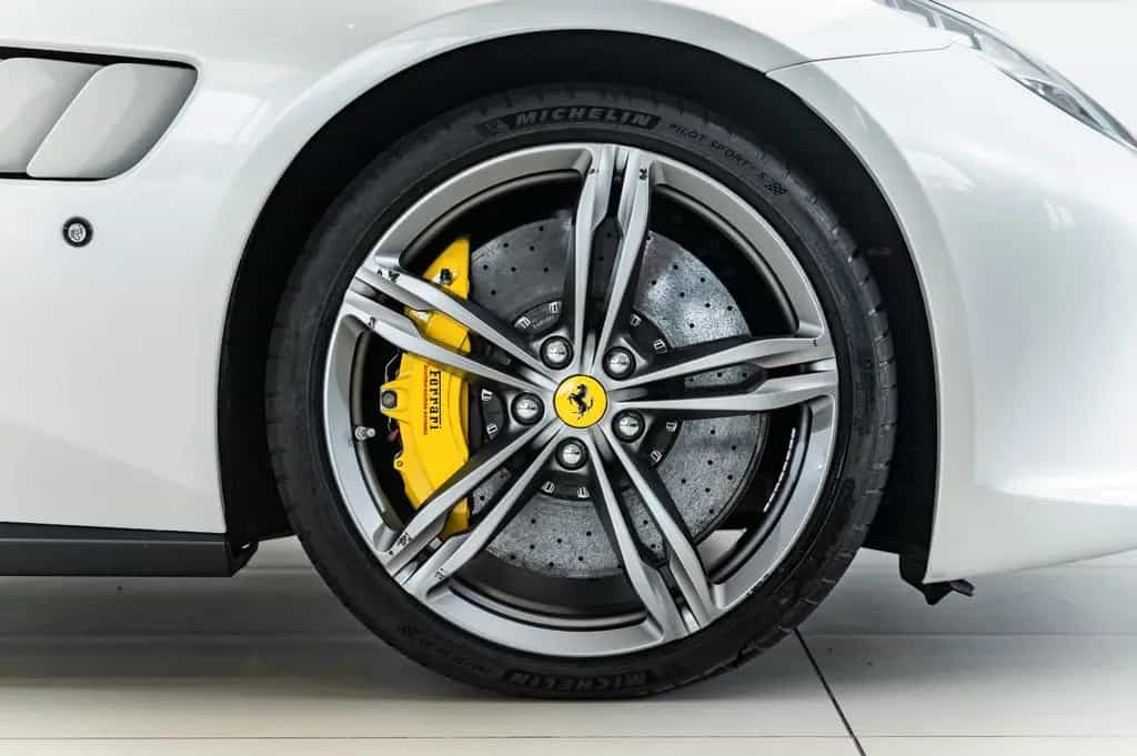Ferrari GTC4 Lusso 6.3 V12 DCT 08/2018-photo-15
