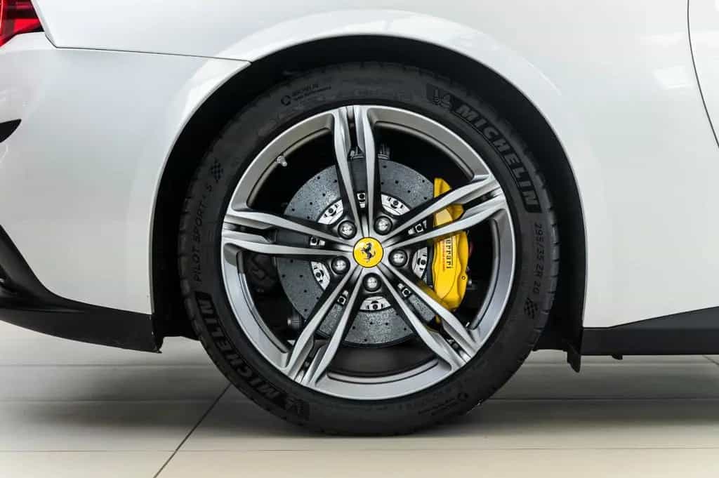 Ferrari GTC4 Lusso 6.3 V12 DCT 08/2018-photo-16