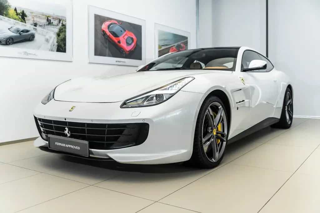 Ferrari GTC4 Lusso 6.3 V12 DCT 08/2018-photo-2