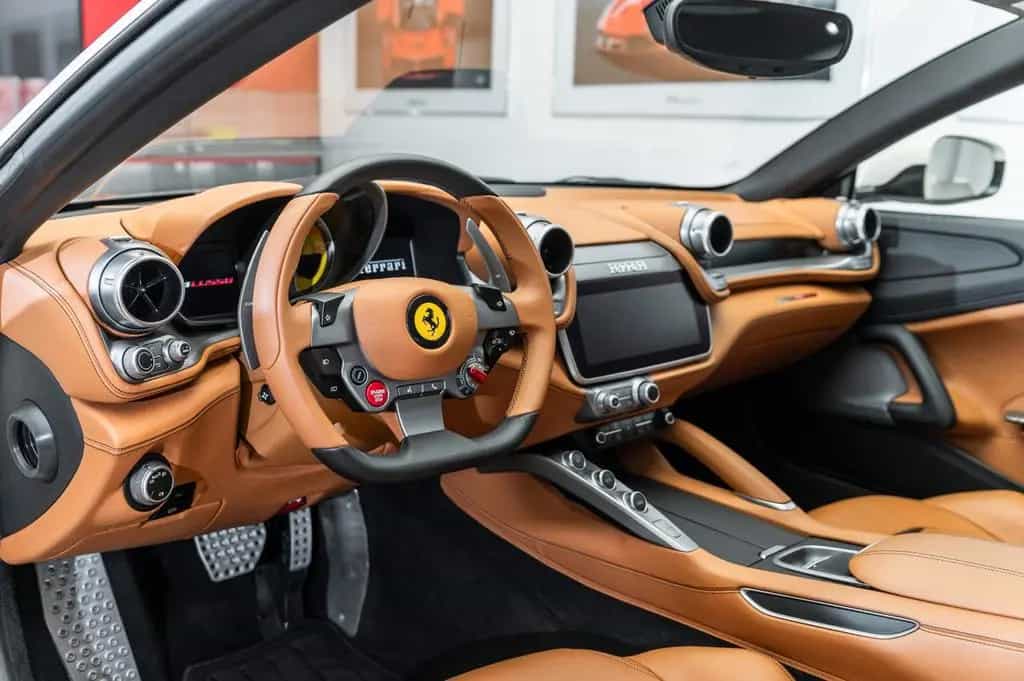 Ferrari GTC4 Lusso 6.3 V12 DCT 08/2018-photo-20