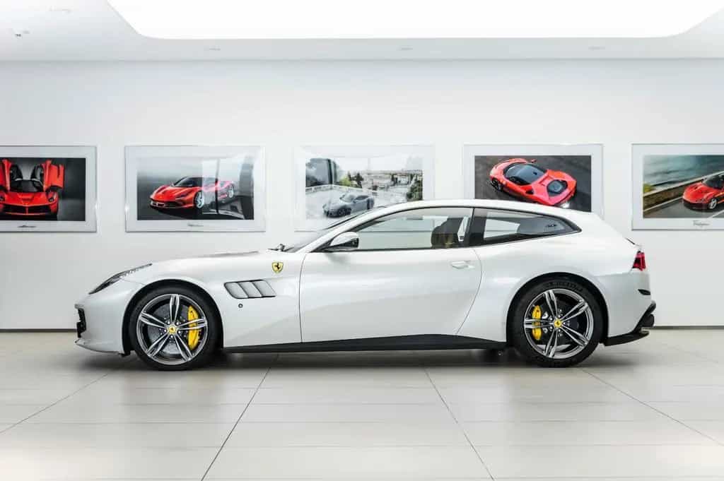 Ferrari GTC4 Lusso 6.3 V12 DCT 08/2018-photo-3