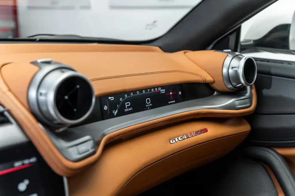 Ferrari GTC4 Lusso 6.3 V12 DCT 08/2018-photo-34
