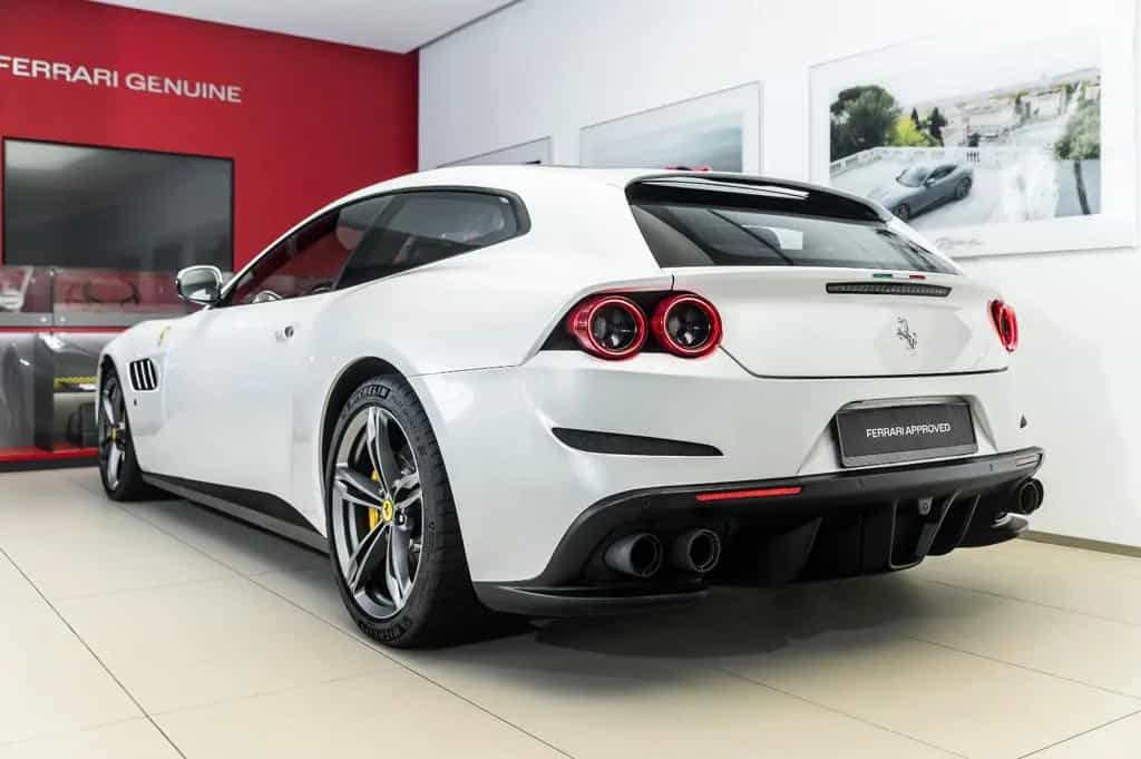 Ferrari GTC4 Lusso 6.3 V12 DCT 08/2018-photo-4