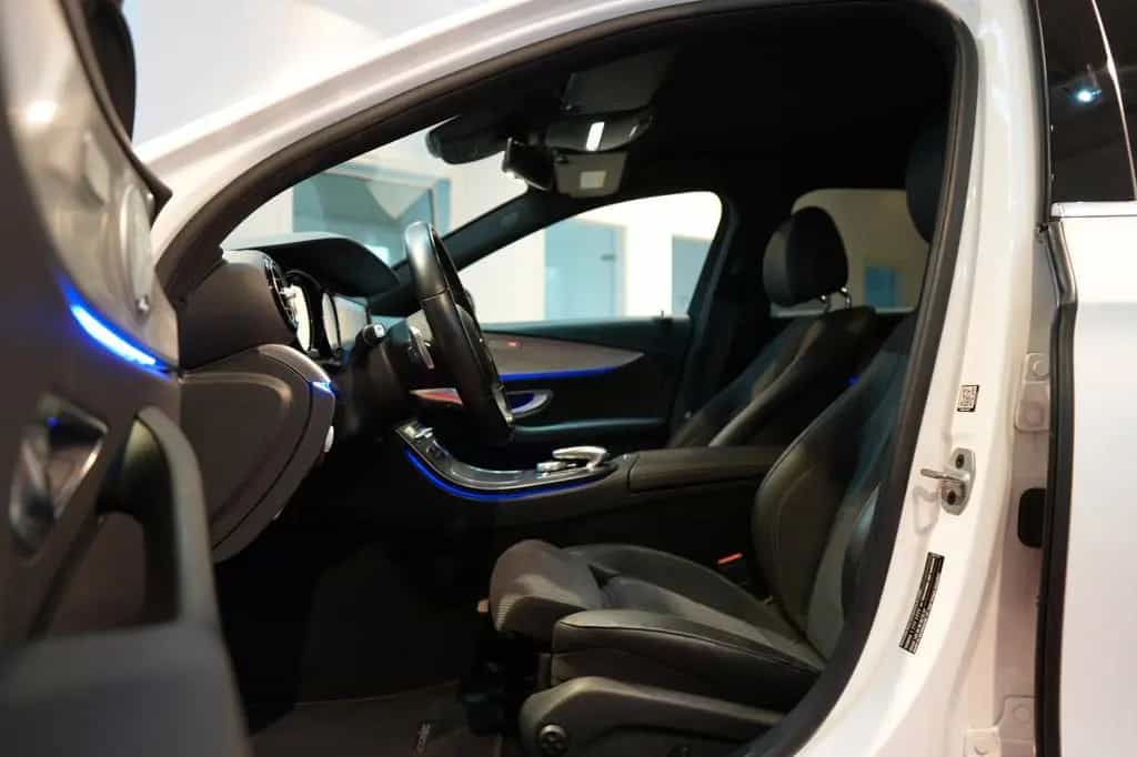 Mercedes-Benz E-Class 300 d T AMG *LED*Navi*Kamera*AHK* 08/2019-photo-11