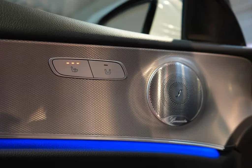 Mercedes-Benz E-Class 300 d T AMG *LED*Navi*Kamera*AHK* 08/2019-photo-14