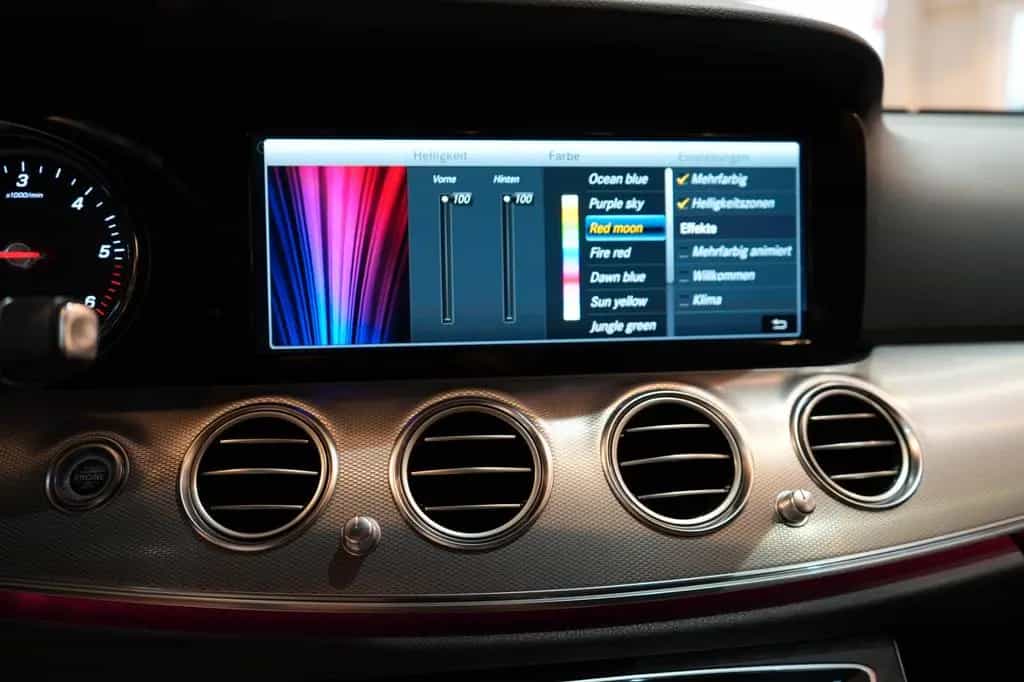 Mercedes-Benz E-Class 300 d T AMG *LED*Navi*Kamera*AHK* 08/2019-photo-18