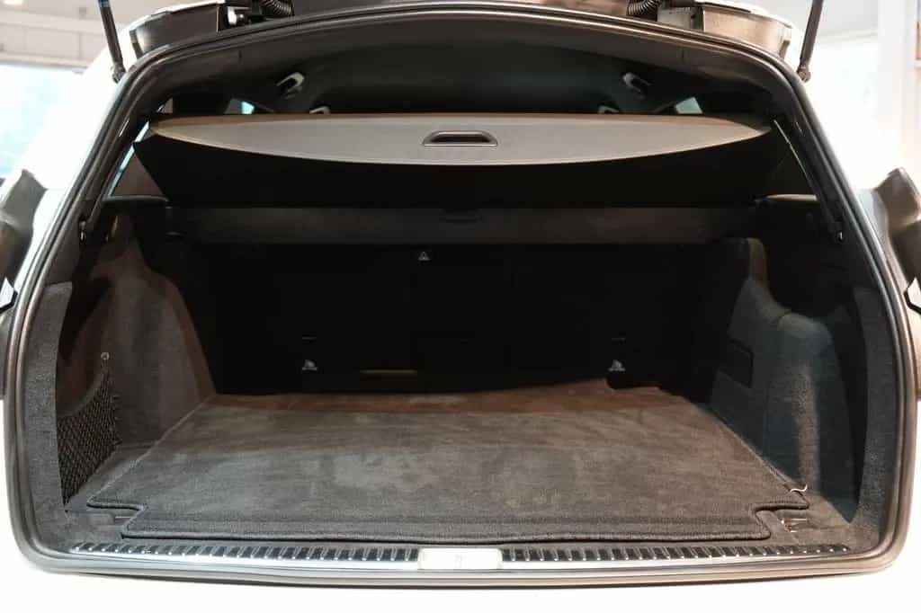 Mercedes-Benz E-Class 300 d T AMG *LED*Navi*Kamera*AHK* 08/2019-photo-4
