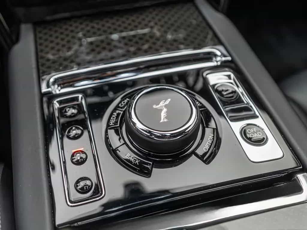 Rolls-Royce Cullinan Black Badge*MANSORY*Starlight*R24 01/2022-photo-32