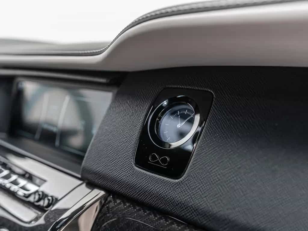 Rolls-Royce Cullinan Black Badge*MANSORY*Starlight*R24 01/2022-photo-33