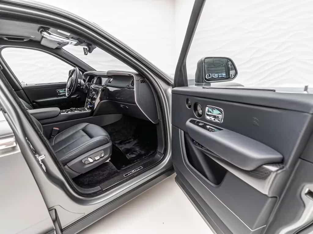 Rolls-Royce Cullinan Black Badge*MANSORY*Starlight*R24 01/2022-photo-34