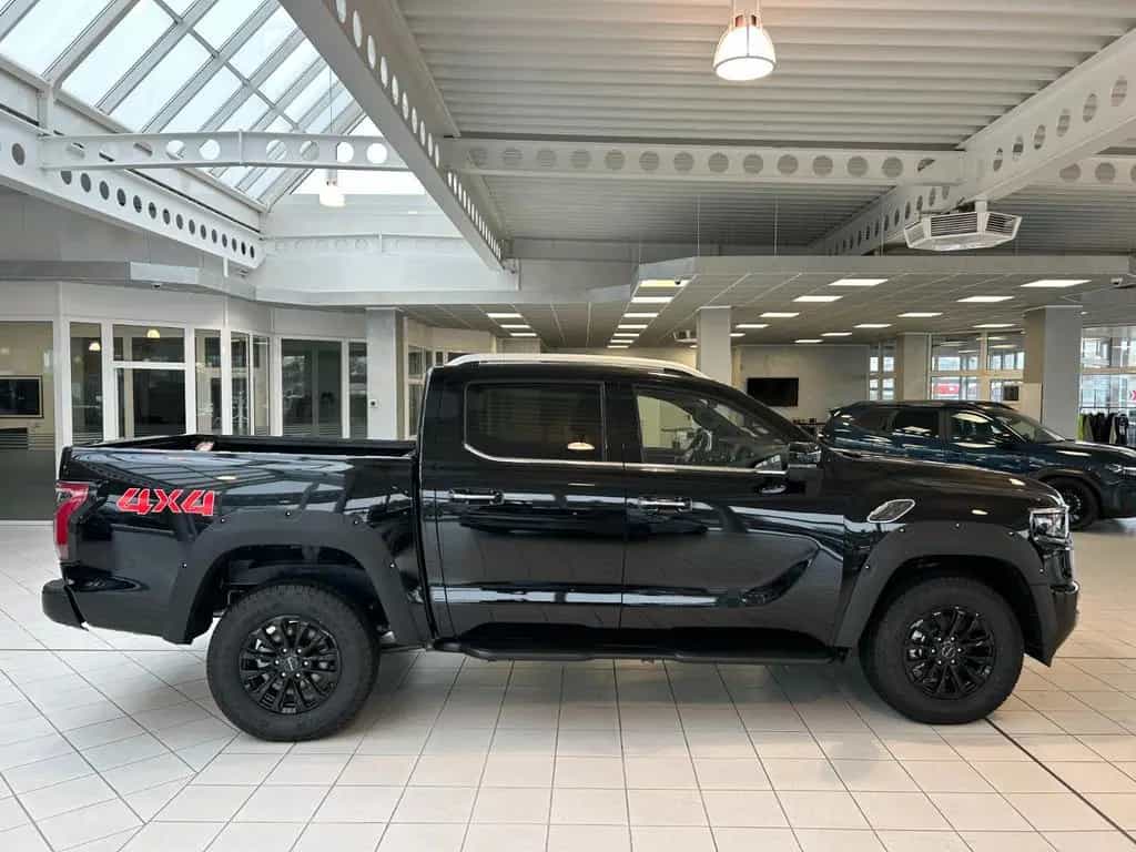 Foton 4 ULTRA Pickup 4x4 mit Vollausstattung null-photo-4