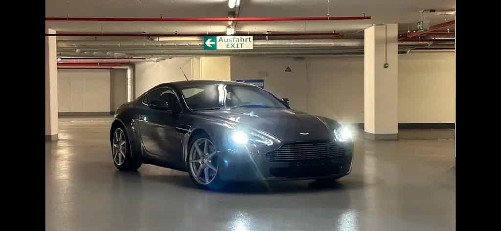 Aston Martin V8 Vantage 4.3l Sammlerzustand 10/2006-photo-0