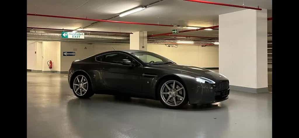Aston Martin V8 Vantage 4.3l Sammlerzustand 10/2006-photo-2