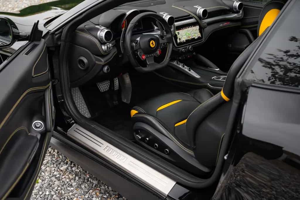 Ferrari GTC4Lusso 6.3 V12 690PS|Atelier|PassDisplay|Lift 11/2016-photo-3