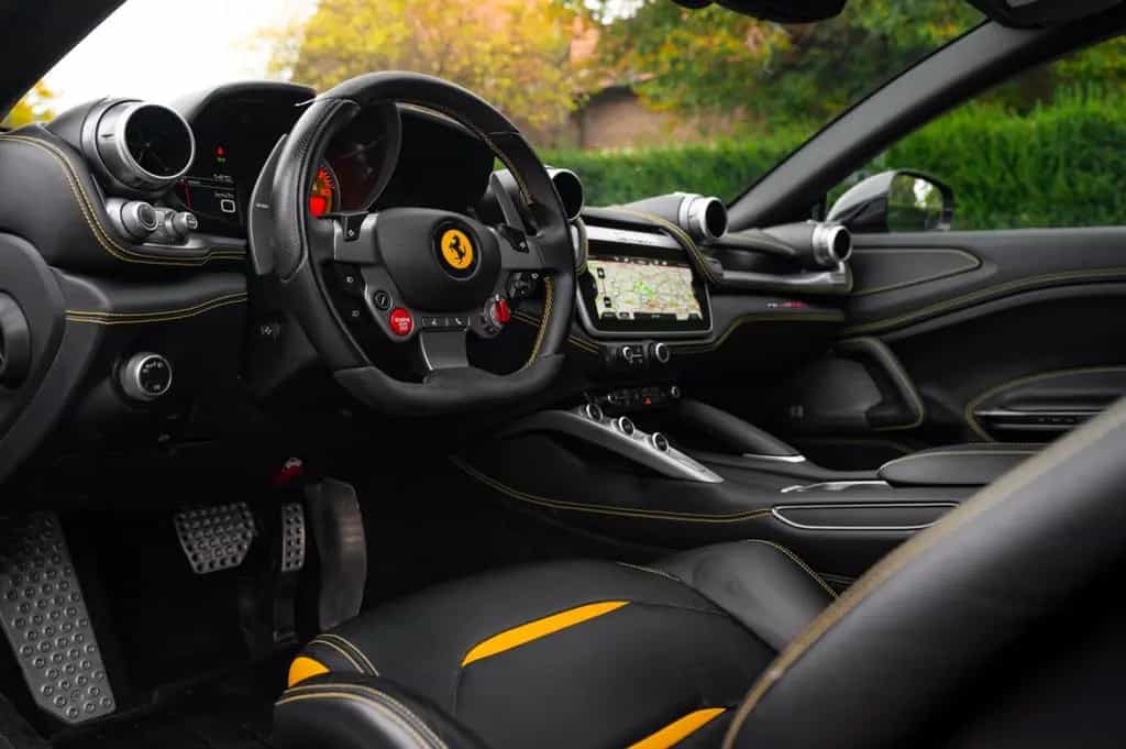Ferrari GTC4Lusso 6.3 V12 690PS|Atelier|PassDisplay|Lift 11/2016-photo-4