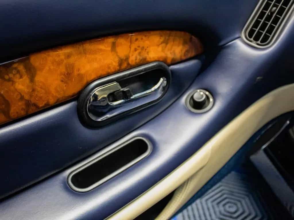 Aston Martin DB7 Vantage Volante Vantage V12 6.0L 420CV AUTOM 10/2001-photo-10