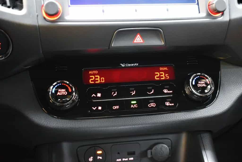 Kia Sportage 2.0 CRDi Spirit Automatik+Navi+Kamera 02/2013-photo-17