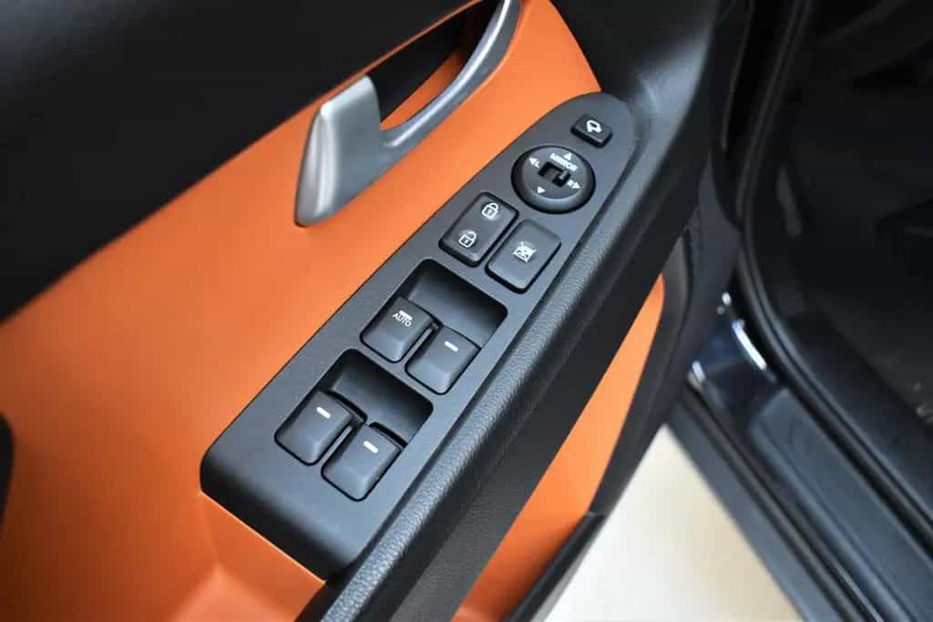 Kia Sportage 2.0 CRDi Spirit Automatik+Navi+Kamera 02/2013-photo-22