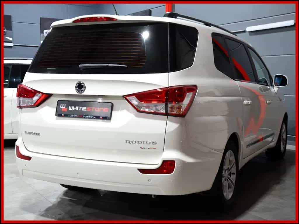 Ssangyong Rodius 2.2 TD Quartz Aut / 7 Sitze / Shzg 04/2016-photo-8