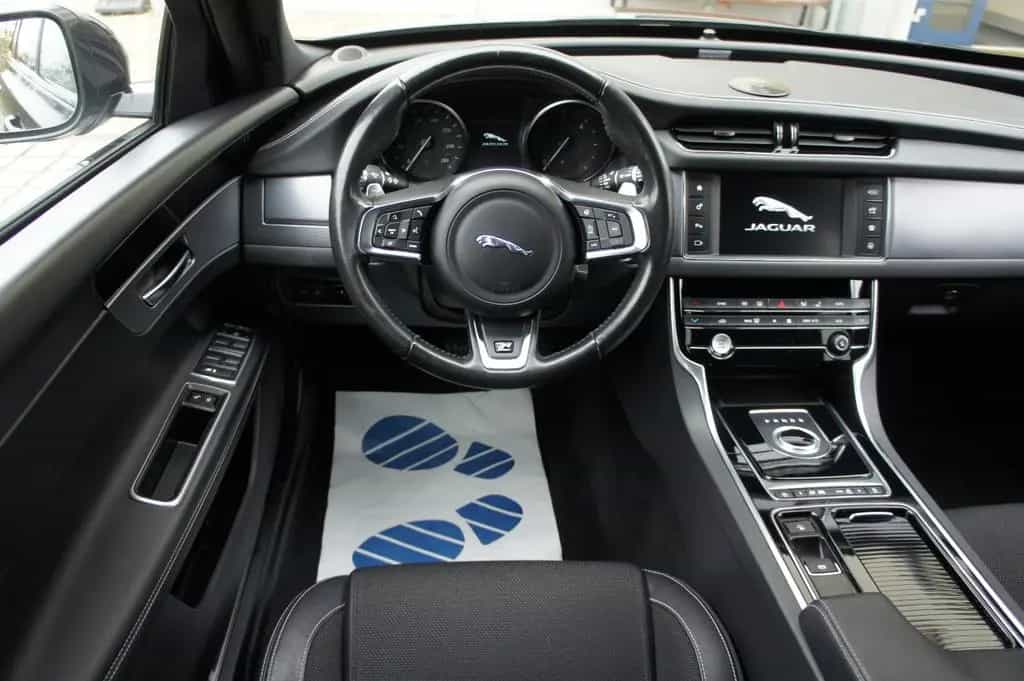 Jaguar XF 2.0d Sportbrake R-Sport | 2Hand! AHK! Kamera! 10/2018-photo-16