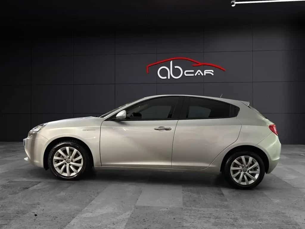Alfa Romeo Giulietta 1.6 jtdm Giulietta 120cv tc 12/2016-photo-2