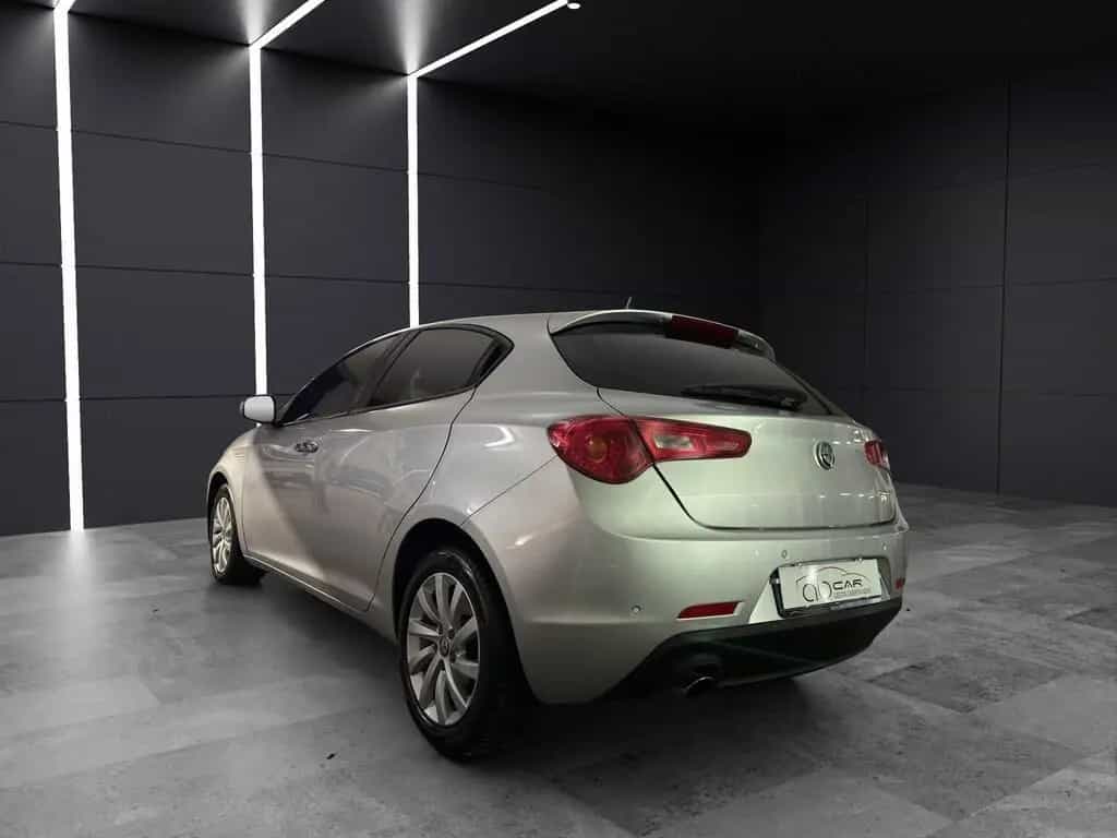 Alfa Romeo Giulietta 1.6 jtdm Giulietta 120cv tc 12/2016-photo-3