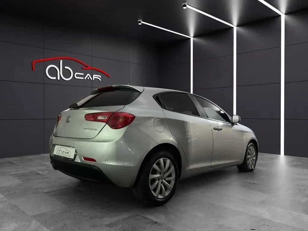 Alfa Romeo Giulietta 1.6 jtdm Giulietta 120cv tc 12/2016-photo-5