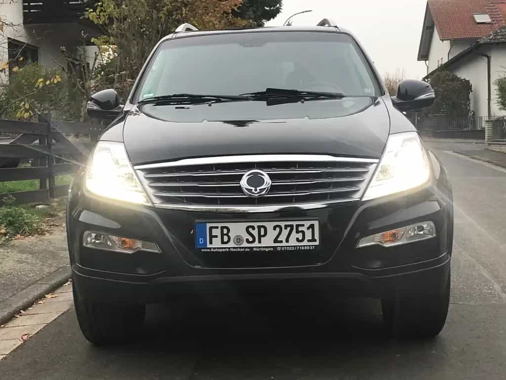 Ssangyong REXTON Allrad 7Sitze 3,5t AHK 2.2e-XDi Automatik 11/2017-photo-1