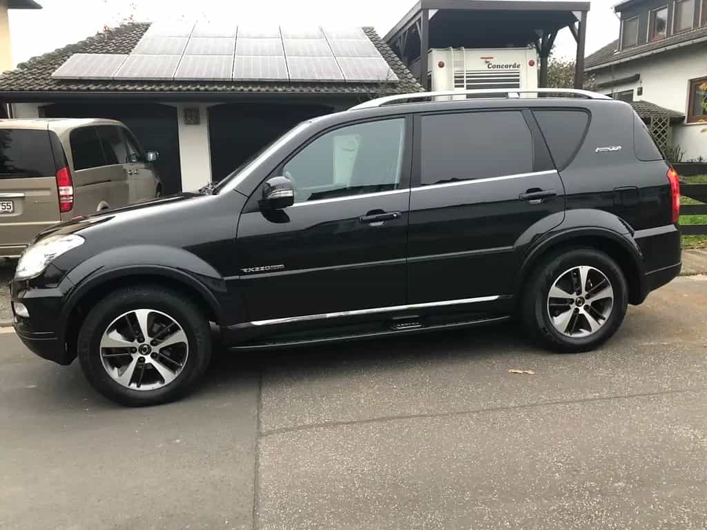 Ssangyong REXTON Allrad 7Sitze 3,5t AHK 2.2e-XDi Automatik 11/2017-photo-2