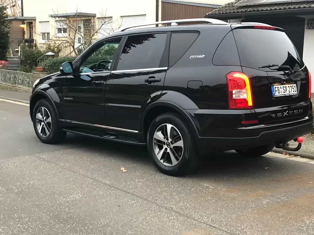 Ssangyong REXTON Allrad 7Sitze 3,5t AHK 2.2e-XDi Automatik 11/2017-photo-3