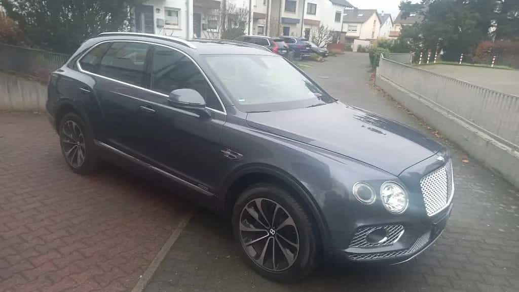 Bentley Bentayga Diesel 1Hand,Voll,94500KM,ACC,Pano,uvm 11/2018-photo-0