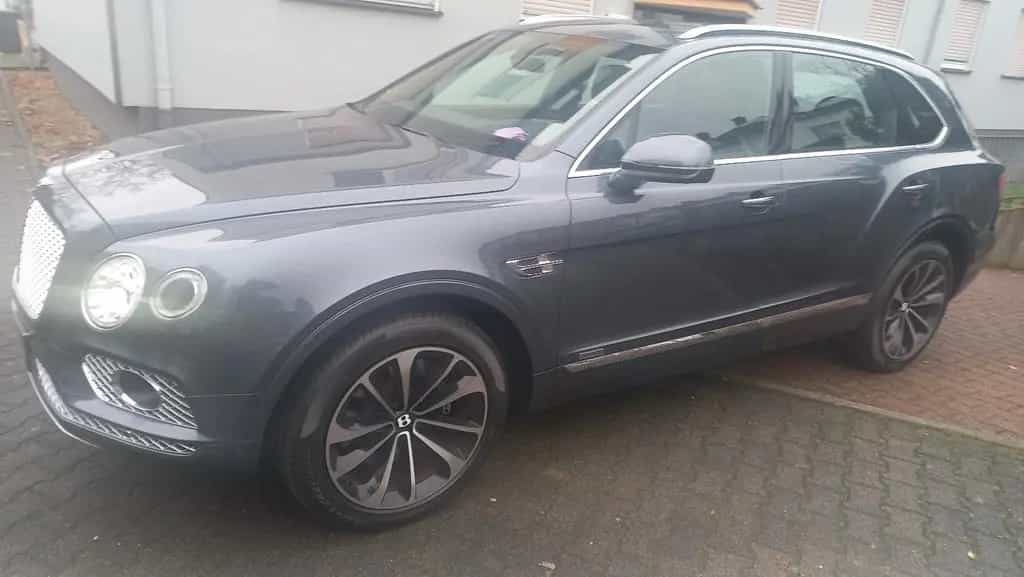 Bentley Bentayga Diesel 1Hand,Voll,94500KM,ACC,Pano,uvm 11/2018-photo-2