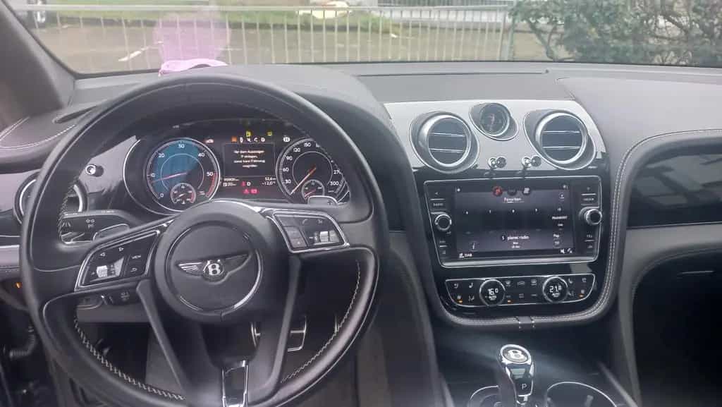 Bentley Bentayga Diesel 1Hand,Voll,94500KM,ACC,Pano,uvm 11/2018-photo-3
