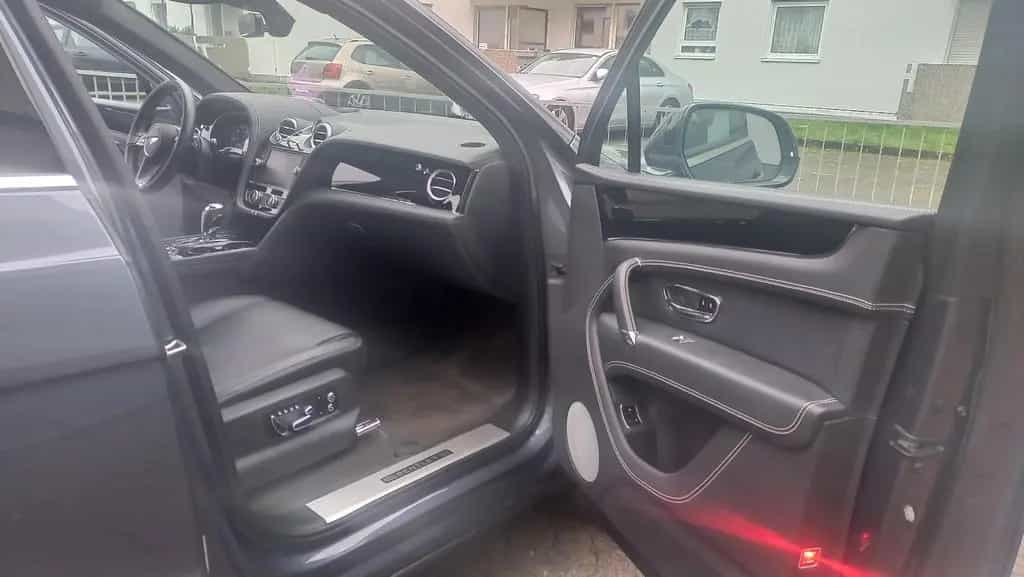 Bentley Bentayga Diesel 1Hand,Voll,94500KM,ACC,Pano,uvm 11/2018-photo-5