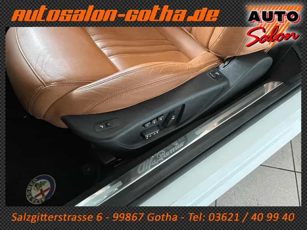 Alfa Romeo Spider 2.2 JTS 16V XENON+NAVI LEDER SCHECKHEFT 03/2010-photo-17