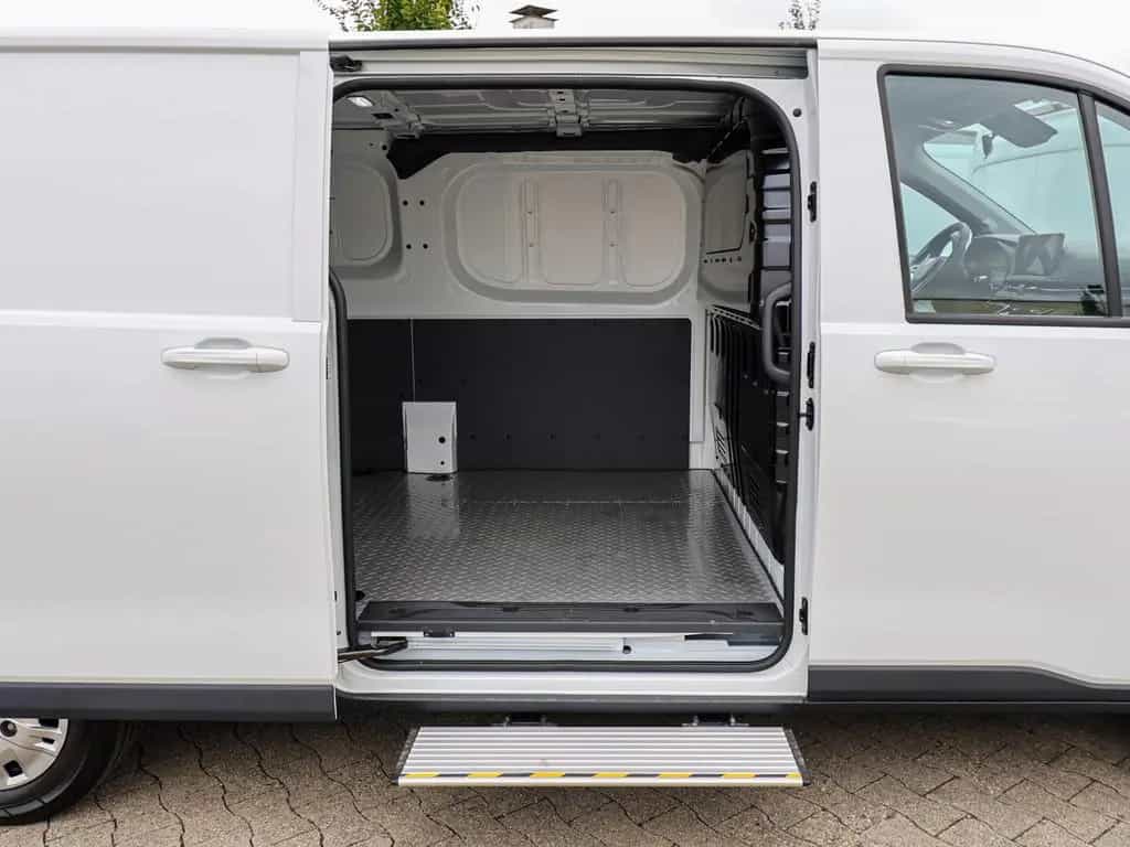 Maxus Deliver 7 Kasten L2H1 LED DAB Touch Klima Kamera null-photo-4