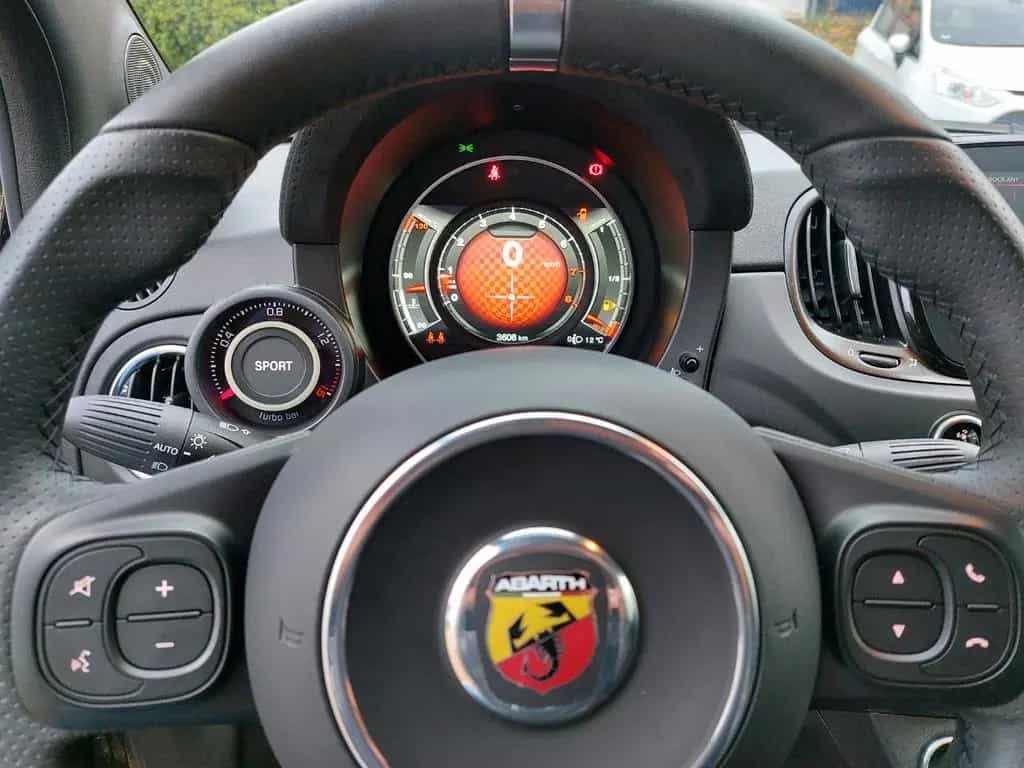 Abarth 500 Cabrio 595 C DAB Parkpilot Klima 08/2023-photo-12